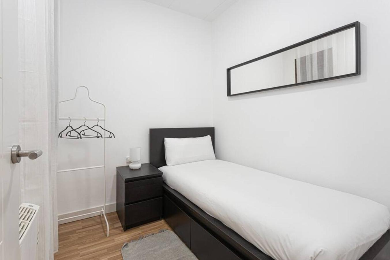Bright 3Bdr Near To The Metro L'Hospitalet de Llobregat Exterior foto